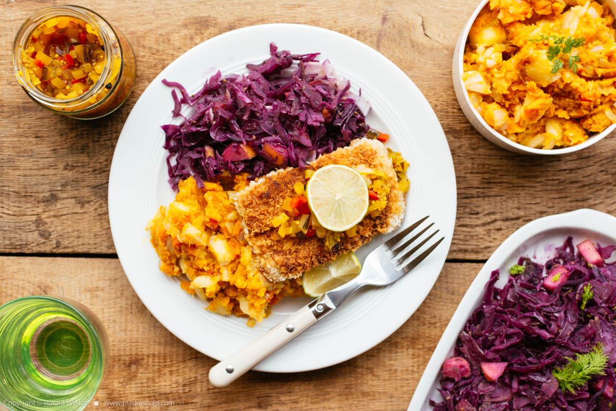 Stock photo of Tempeh fillets and Braised Red Cabbage Fennel