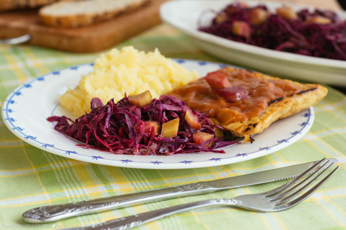 Stock photo of Tempeh with red cabbage and potatoes