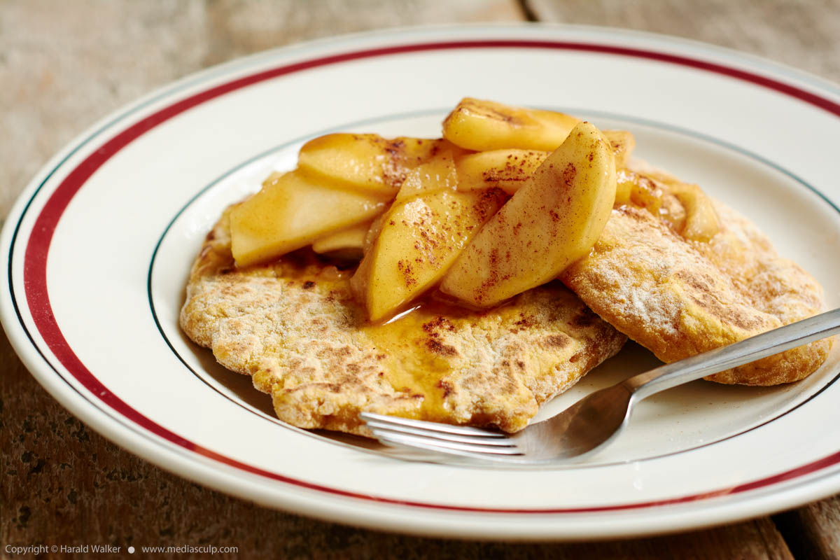 Stock photo of Spiced pumpkin flatbread
with sauteed apples